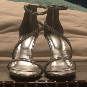 Aldo silver dressy heels NWOT